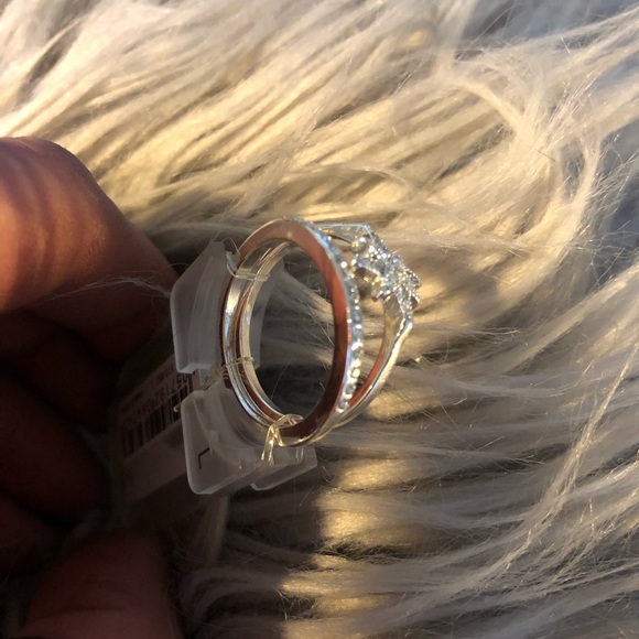 NWT Crystal Rings - Picture 3 of 4